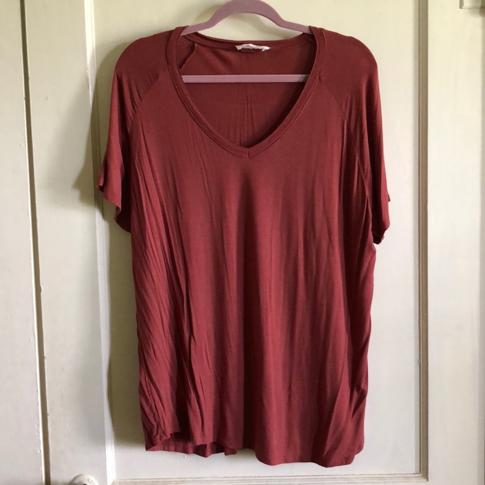 Rust v-neck tee